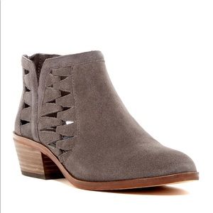 Vince Camuto peera bootie